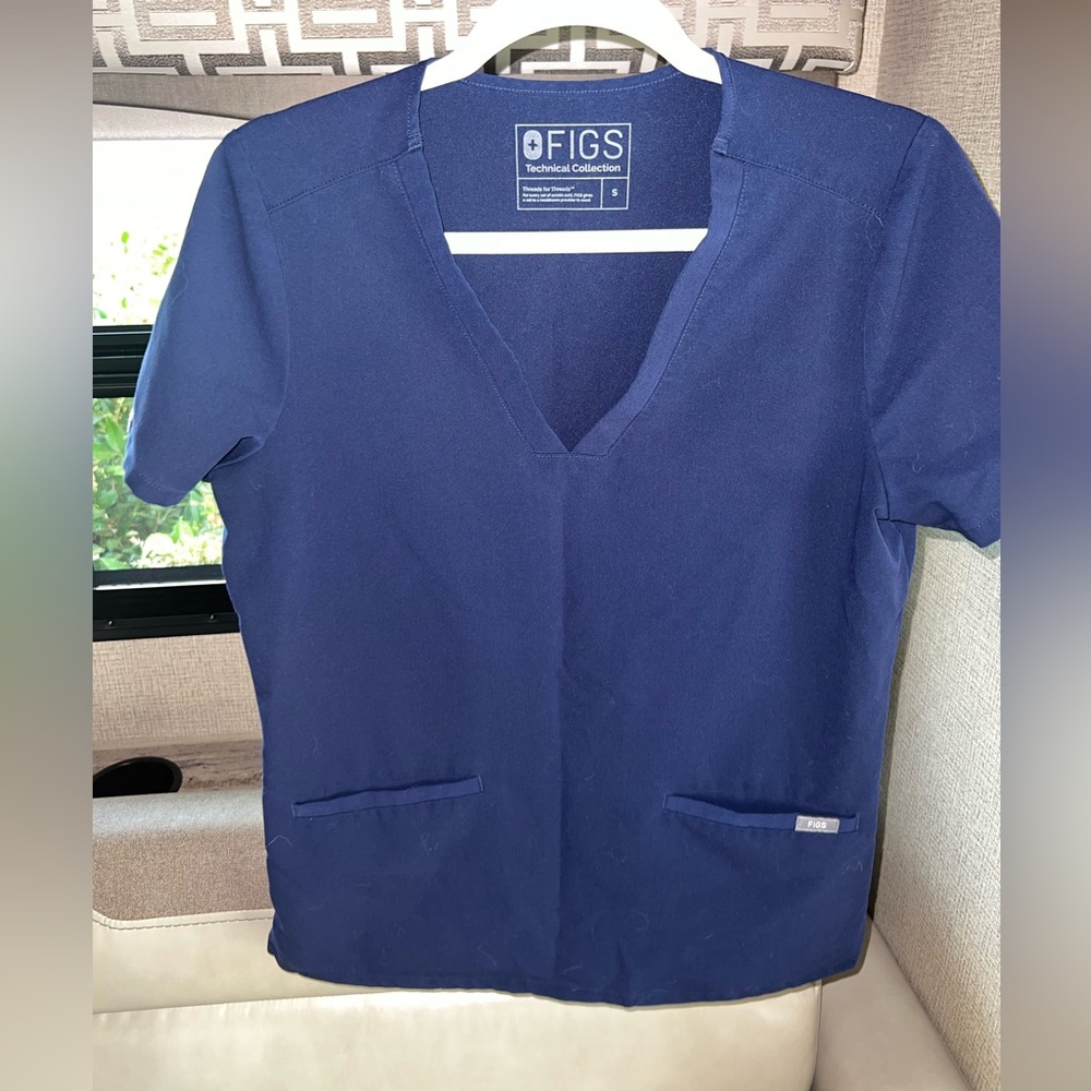Figs Scrub Top